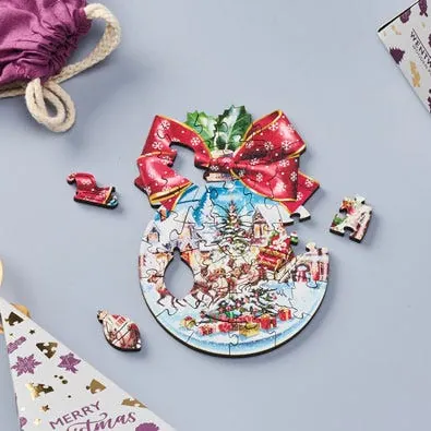 Wentworth Wooden Puzzles Christmas Eve - Christmas Bauble — manufacturer image